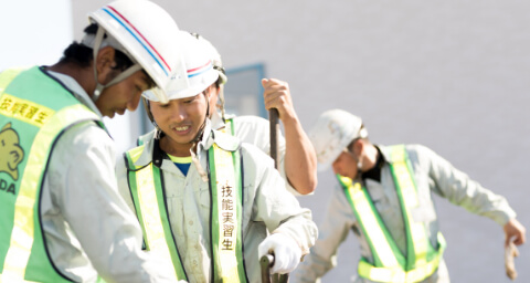 写真：技能実習生の工事作業の様子